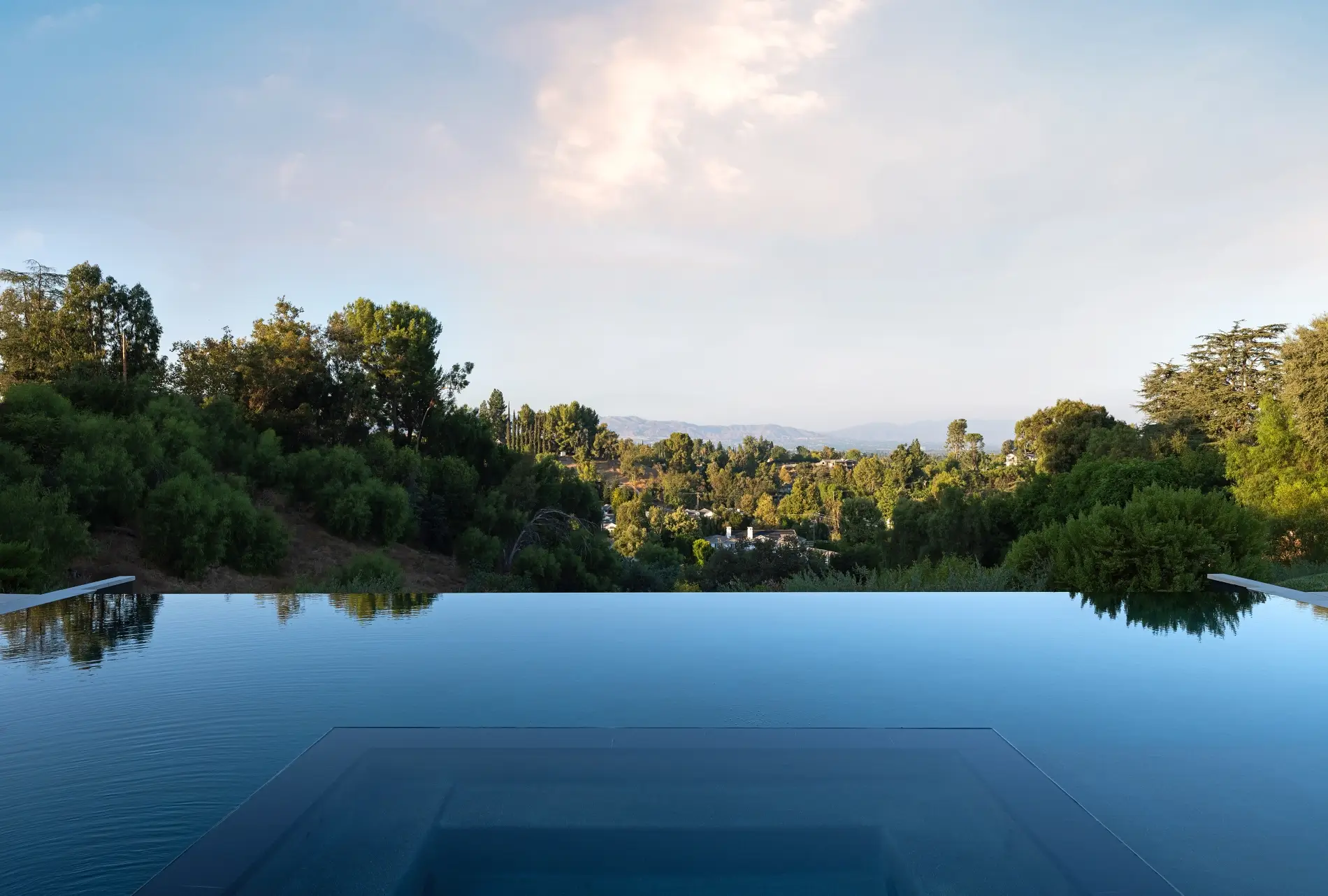 Homemodernproperty Escrow Advisors