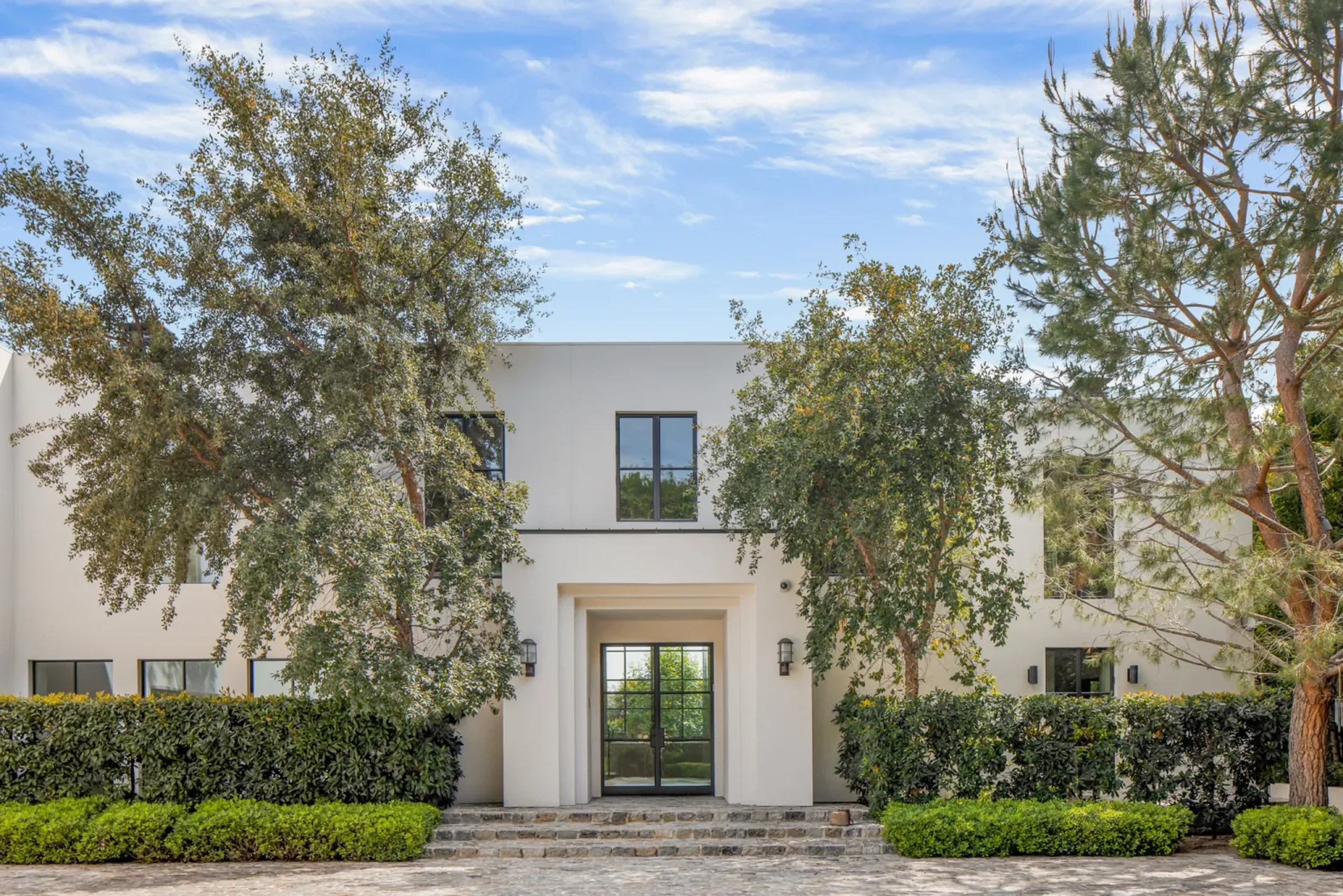 home exterior mansion escrow