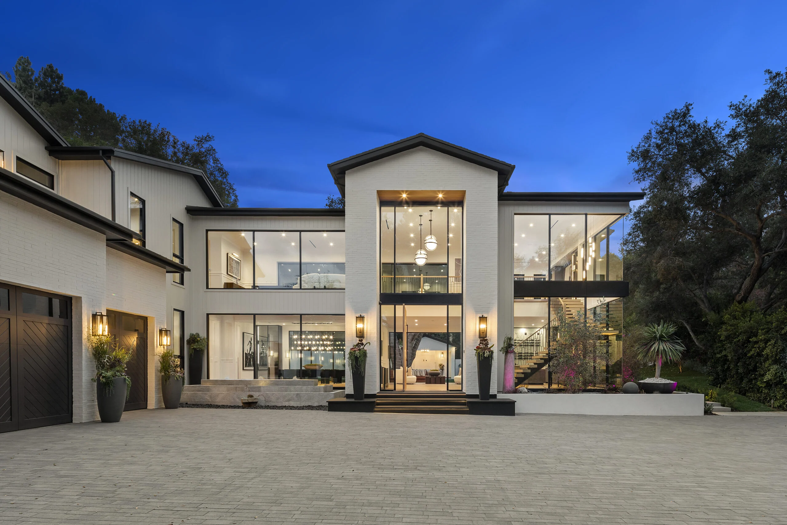 Residential Escrow in Beverly Hills: Personalized Service for Homebuyers